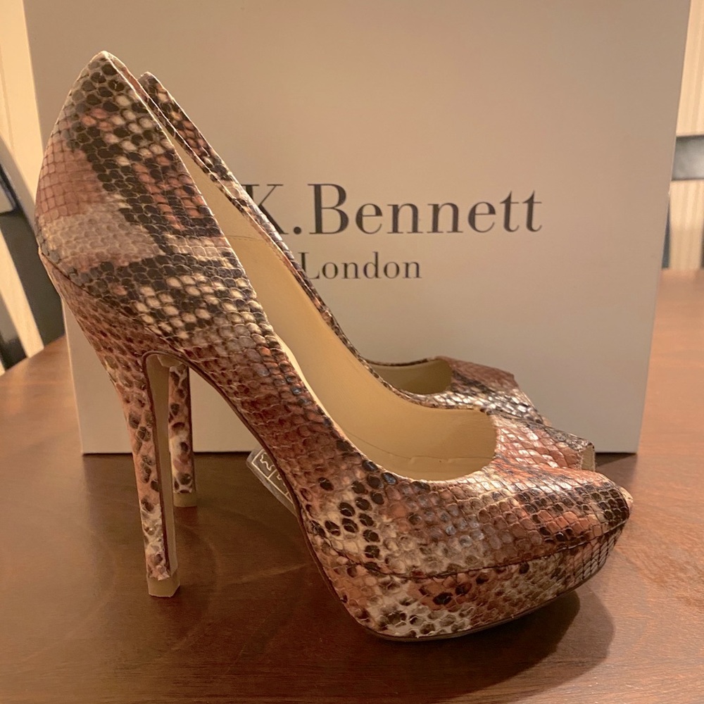 NWT Rose Gold L.K. Bennett Snake Skin Pumps